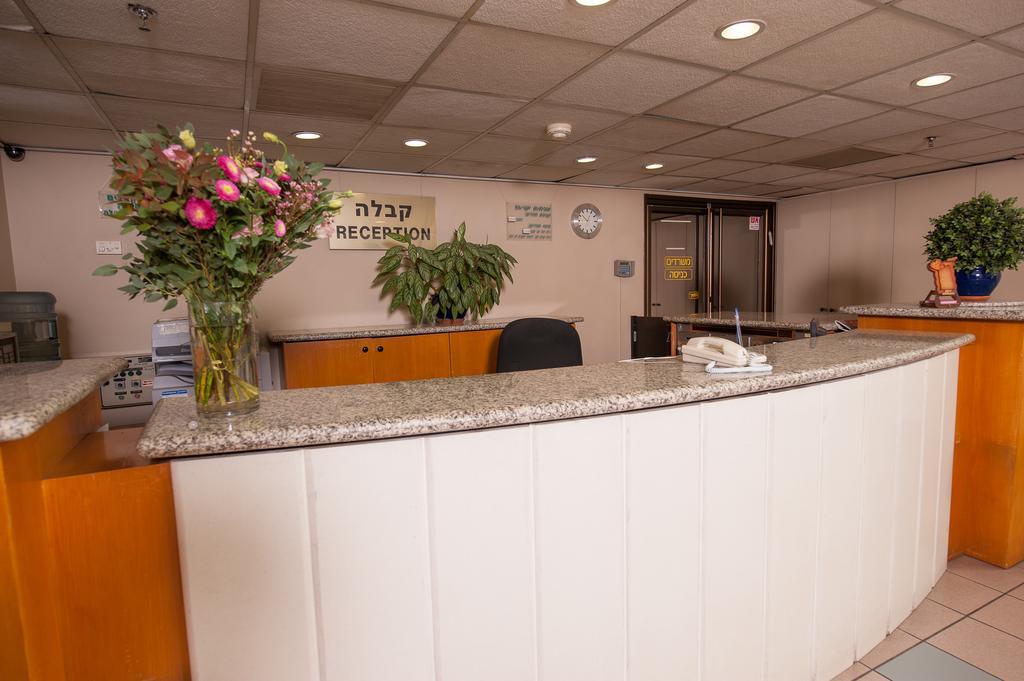 Apropo Hotel Рамат Ган Екстериор снимка