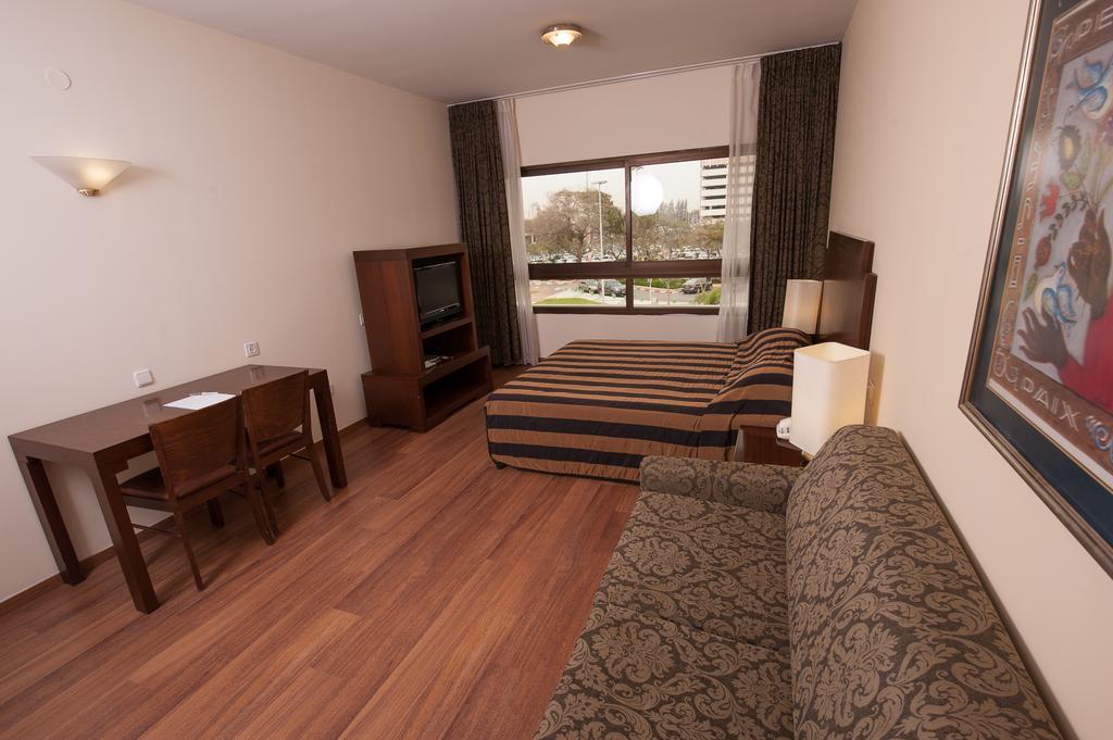 Apropo Hotel Рамат Ган Стая снимка